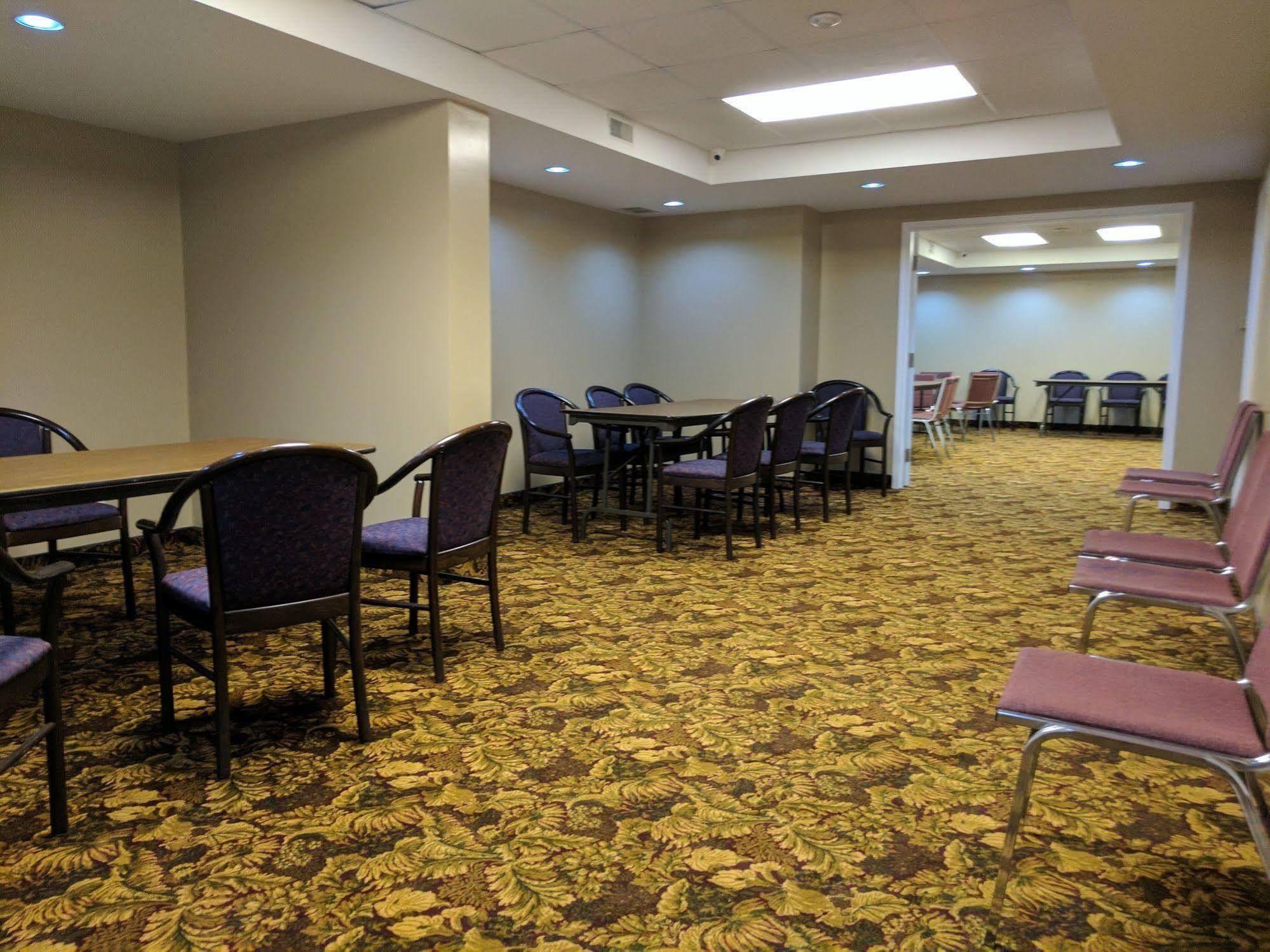 Travelodge By Wyndham Niagara Falls Lundys Lane Dış mekan fotoğraf
