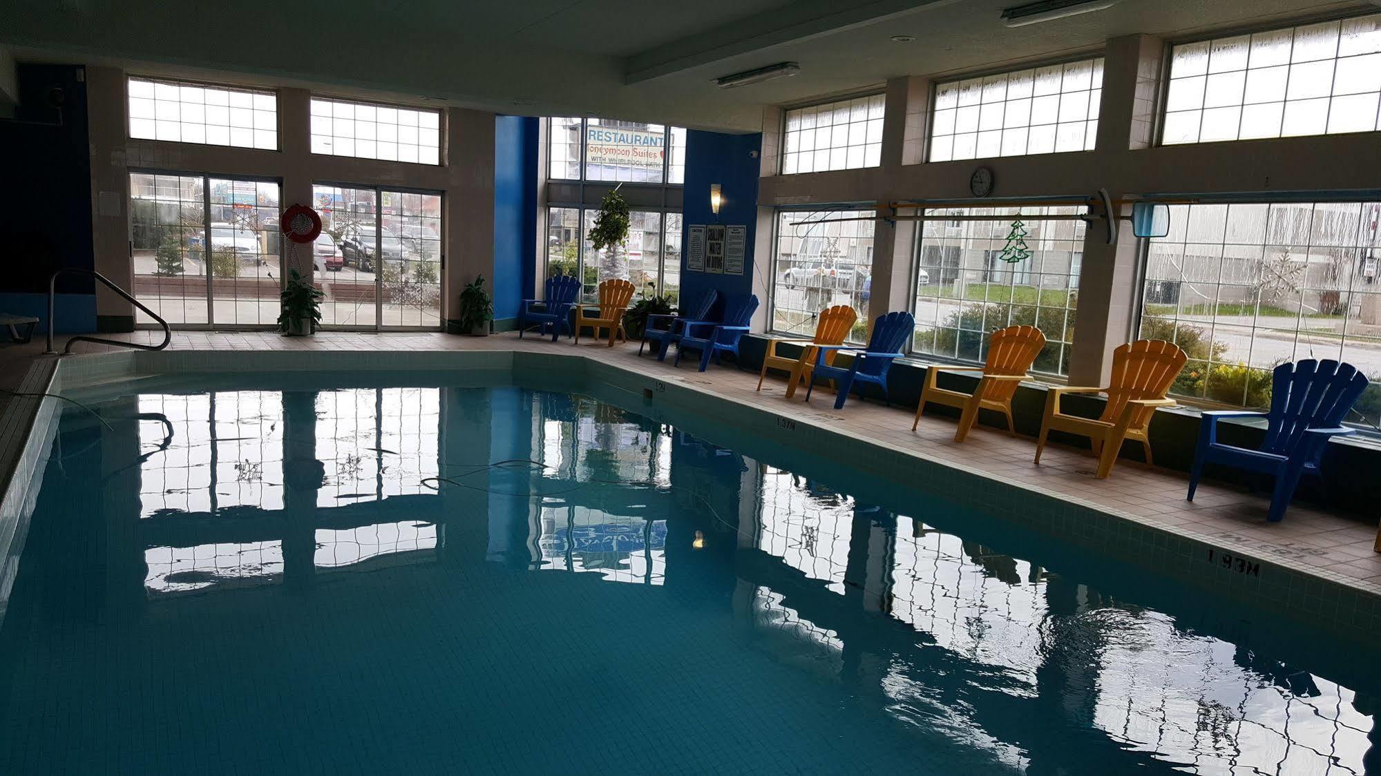 Travelodge By Wyndham Niagara Falls Lundys Lane Dış mekan fotoğraf